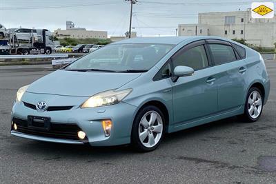 2012 Toyota Prius - Thumbnail