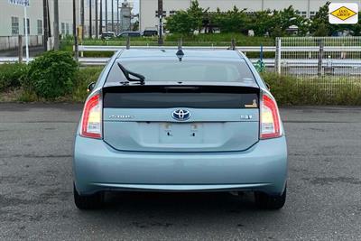 2012 Toyota Prius - Thumbnail