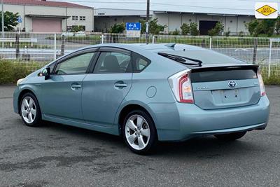2012 Toyota Prius - Thumbnail