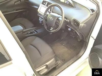 2019 Toyota Prius - Thumbnail