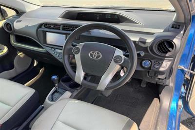 2012 Toyota Aqua - Thumbnail