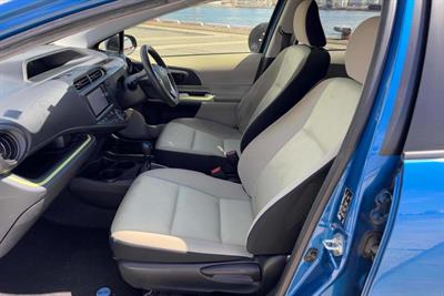 2012 Toyota Aqua - Thumbnail