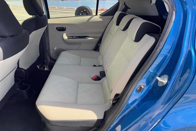 2012 Toyota Aqua - Thumbnail