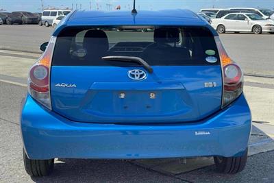 2012 Toyota Aqua - Thumbnail
