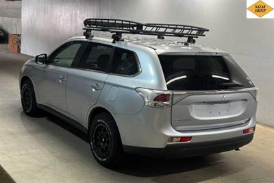 2014 Mitsubishi Outlander - Thumbnail