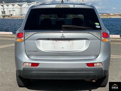 2014 Mitsubishi Outlander - Thumbnail