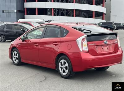 2013 Toyota Prius - Thumbnail