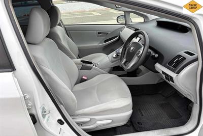 2013 Toyota Prius - Thumbnail