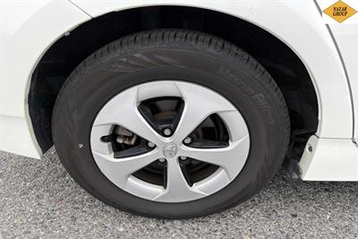 2013 Toyota Prius - Thumbnail