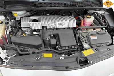 2013 Toyota Prius - Thumbnail