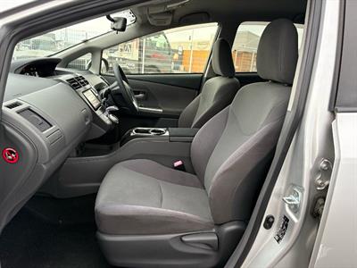 2013 Toyota Prius - Thumbnail