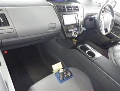 2013 Toyota Prius - Thumbnail