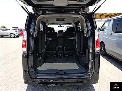 2016 Nissan Serena - Thumbnail
