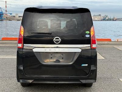 2017 Nissan Serena - Thumbnail