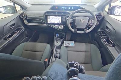 2016 Toyota Aqua - Thumbnail