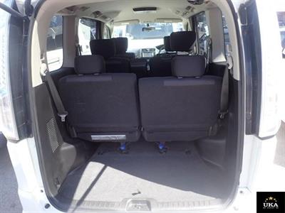2013 Nissan Serena - Thumbnail