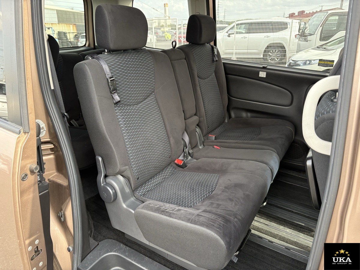 2015 Nissan Serena