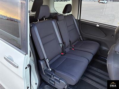 2017 Nissan Serena - Thumbnail