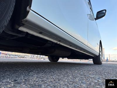 2017 Nissan Serena - Thumbnail