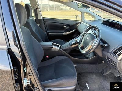 2015 Toyota Prius - Thumbnail