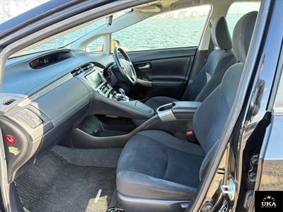 2015 Toyota Prius - Thumbnail