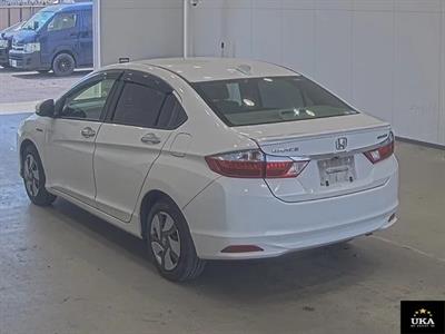 2015 Honda Grace - Thumbnail