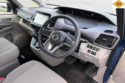 2016 Nissan Serena - Thumbnail