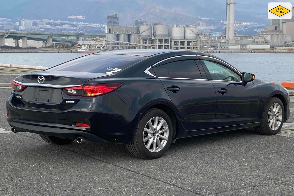 2013 Mazda Atenza