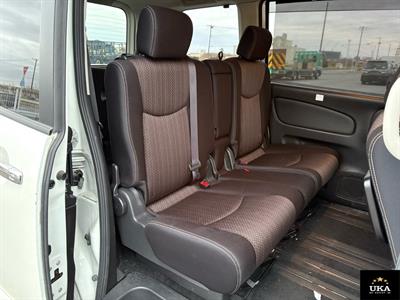 2015 Nissan Serena - Thumbnail