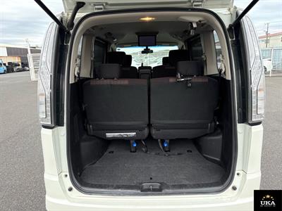 2015 Nissan Serena - Thumbnail