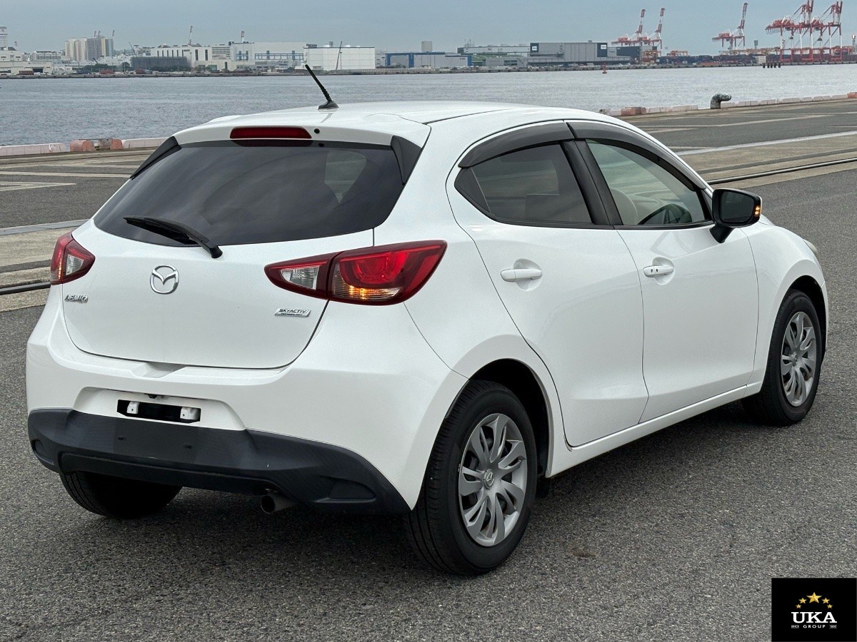 2016 Mazda Demio