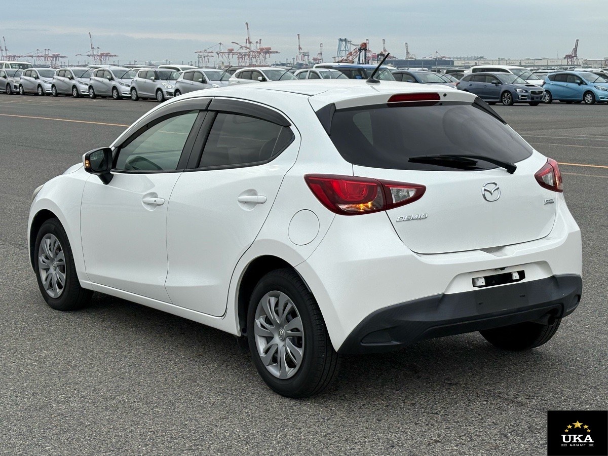 2016 Mazda Demio
