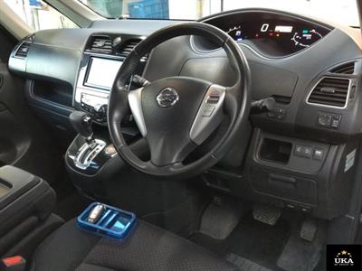 2013 Nissan Serena - Thumbnail