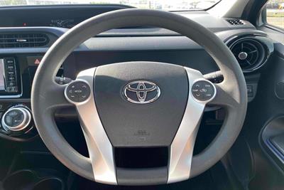 2016 Toyota Aqua - Thumbnail
