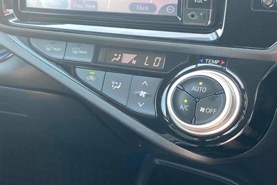 2016 Toyota Aqua - Thumbnail