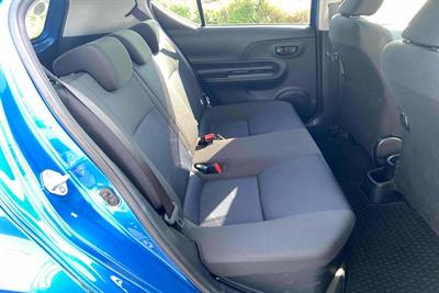 2016 Toyota Aqua - Thumbnail