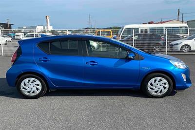 2016 Toyota Aqua - Thumbnail