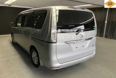 2012 Nissan Serena - Thumbnail