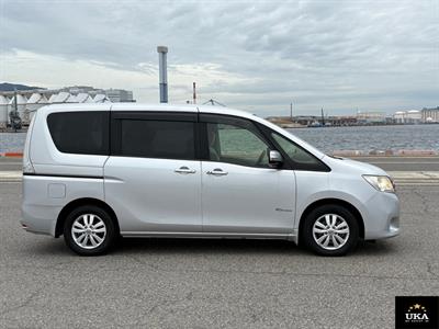 2012 Nissan Serena - Thumbnail