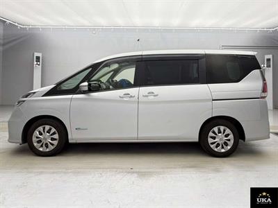 2017 Nissan Serena - Thumbnail