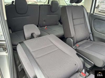 2017 Nissan Serena - Thumbnail