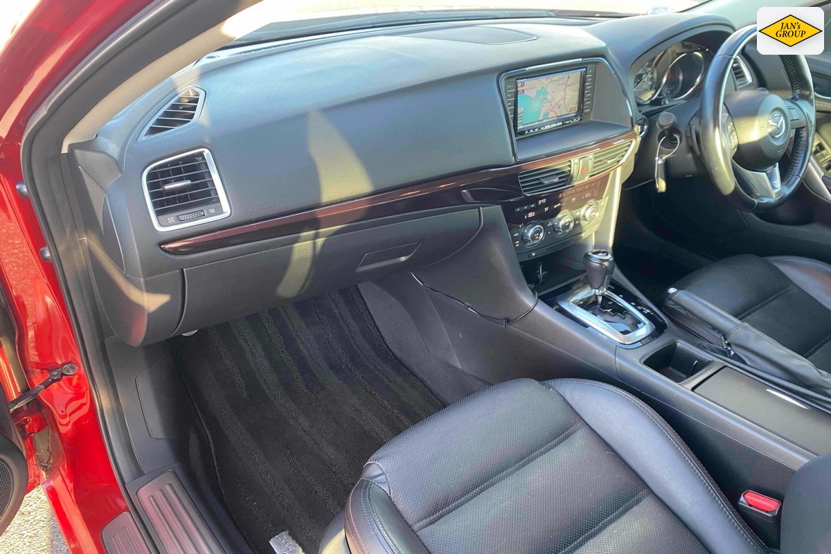 2013 Mazda Atenza