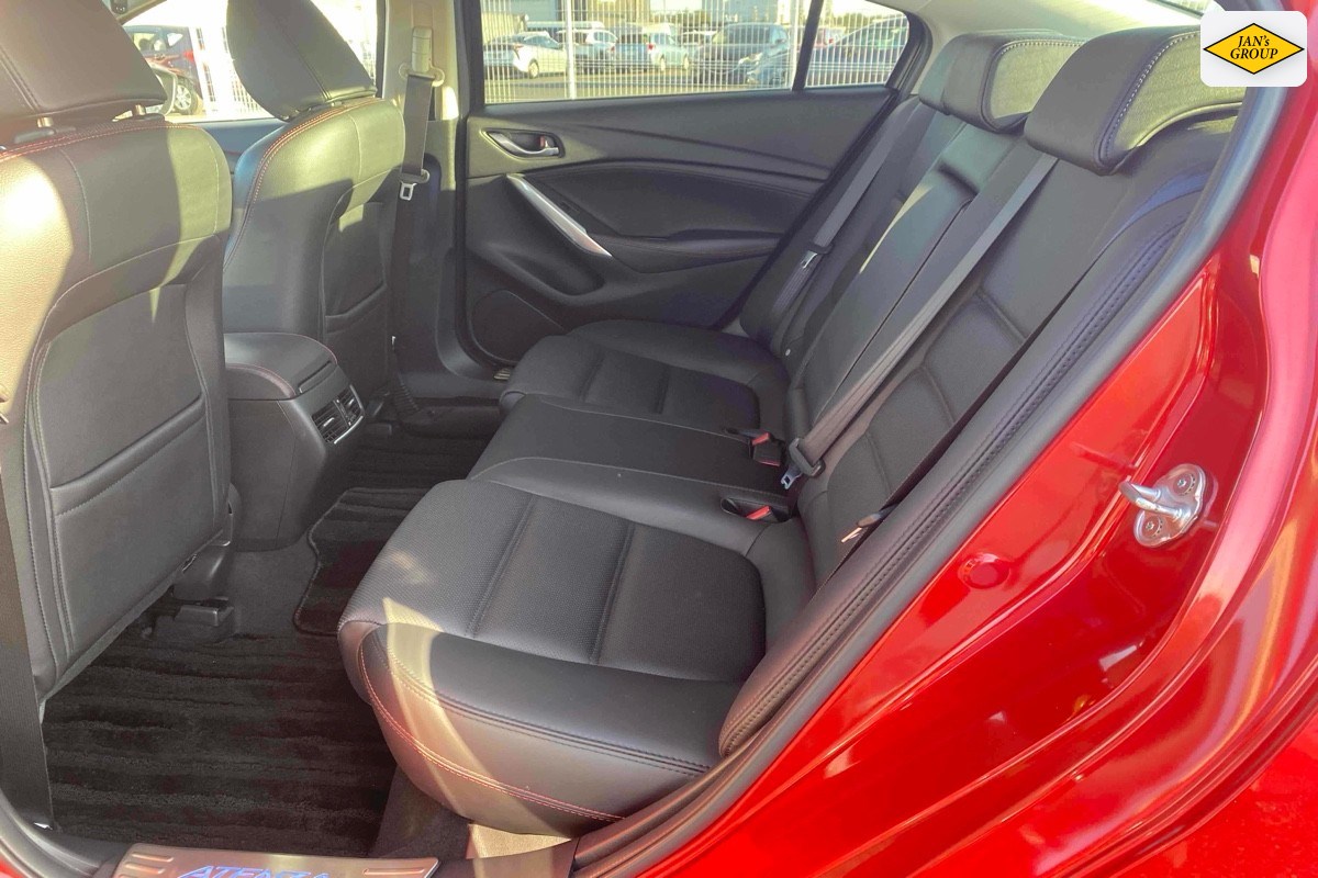 2013 Mazda Atenza