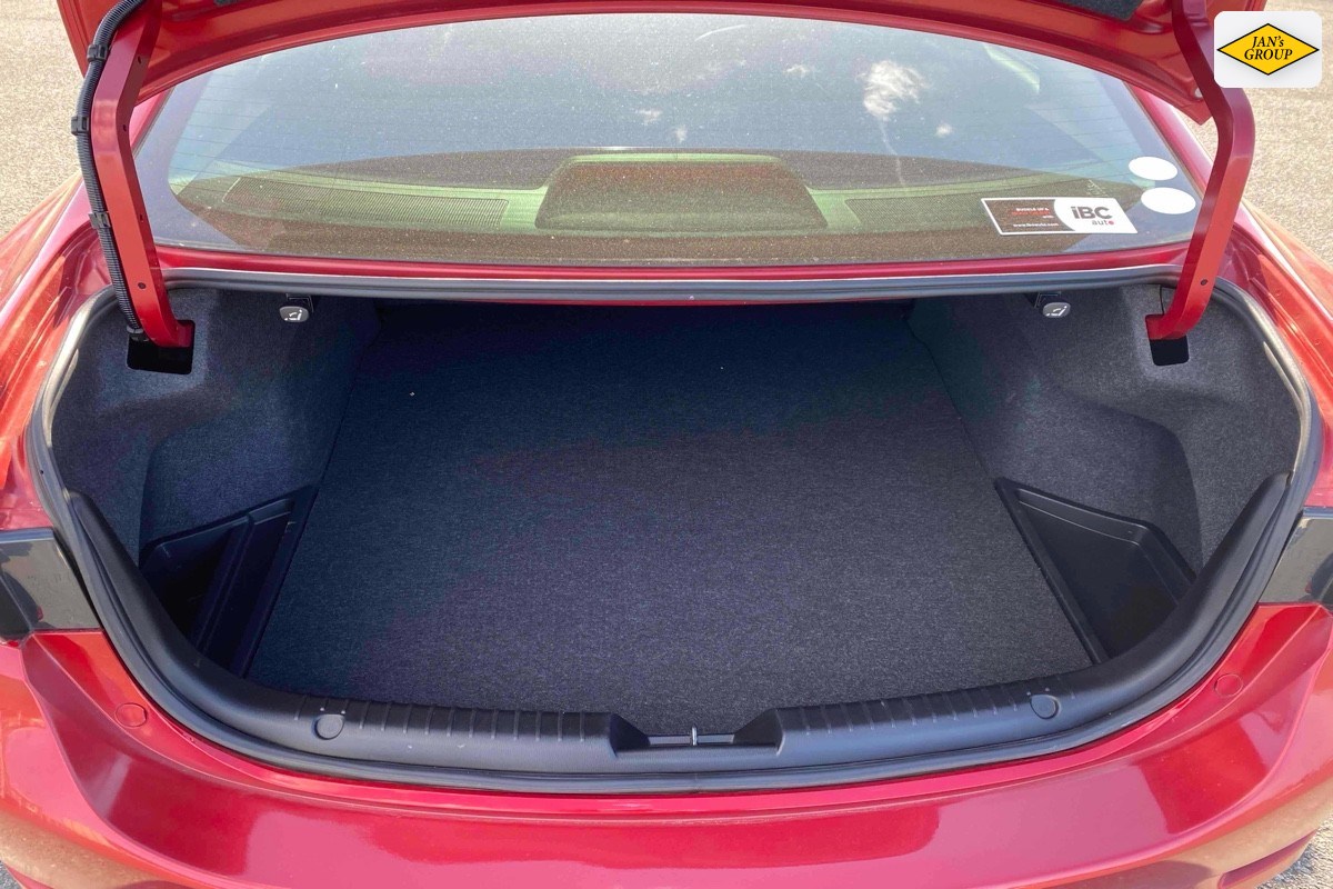 2013 Mazda Atenza