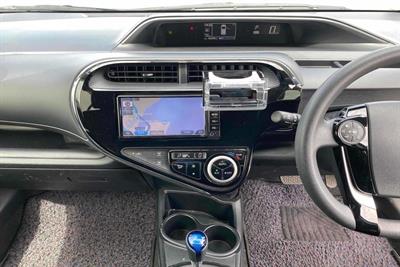 2018 Toyota Aqua - Thumbnail