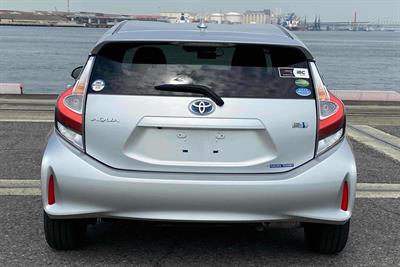 2018 Toyota Aqua - Thumbnail