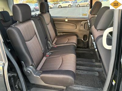 2015 Nissan Serena - Thumbnail