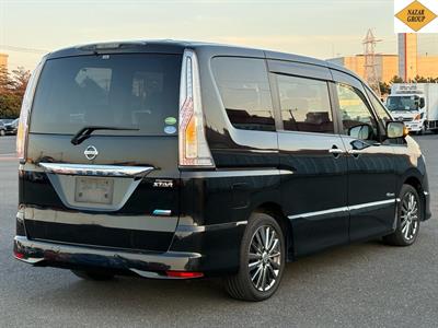 2015 Nissan Serena - Thumbnail