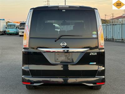 2015 Nissan Serena - Thumbnail