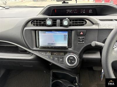 2017 Toyota Aqua - Thumbnail